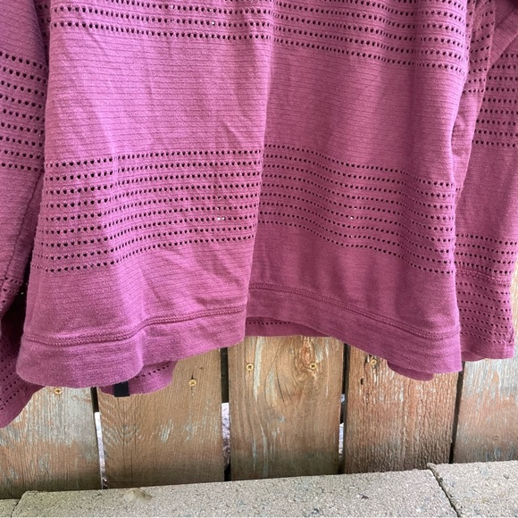 ENERGY ZONE Women's Plum Perforated Stripe Long Sleeve Top Size 3X - Picture 9 of 9